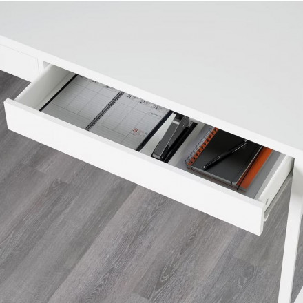 Современная мебель Белый письменный стол аналог ИКЕА МИККЕ (IKEA MICKE), купить недорого в фирменном салоне магазине «Моя Мебель», всего за 14 990 руб.